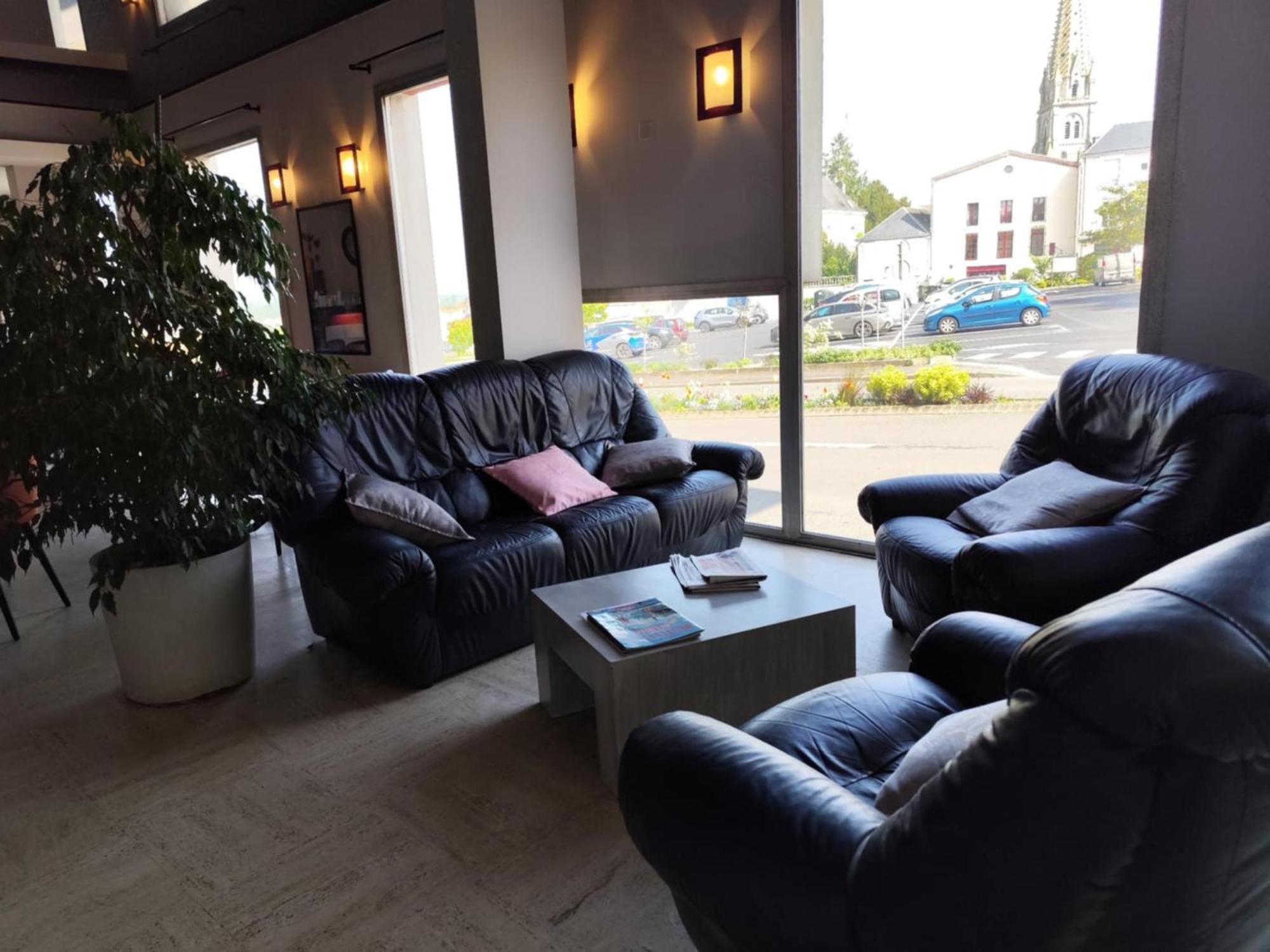 Hotel Saint Jacques Parthenay Exterior photo