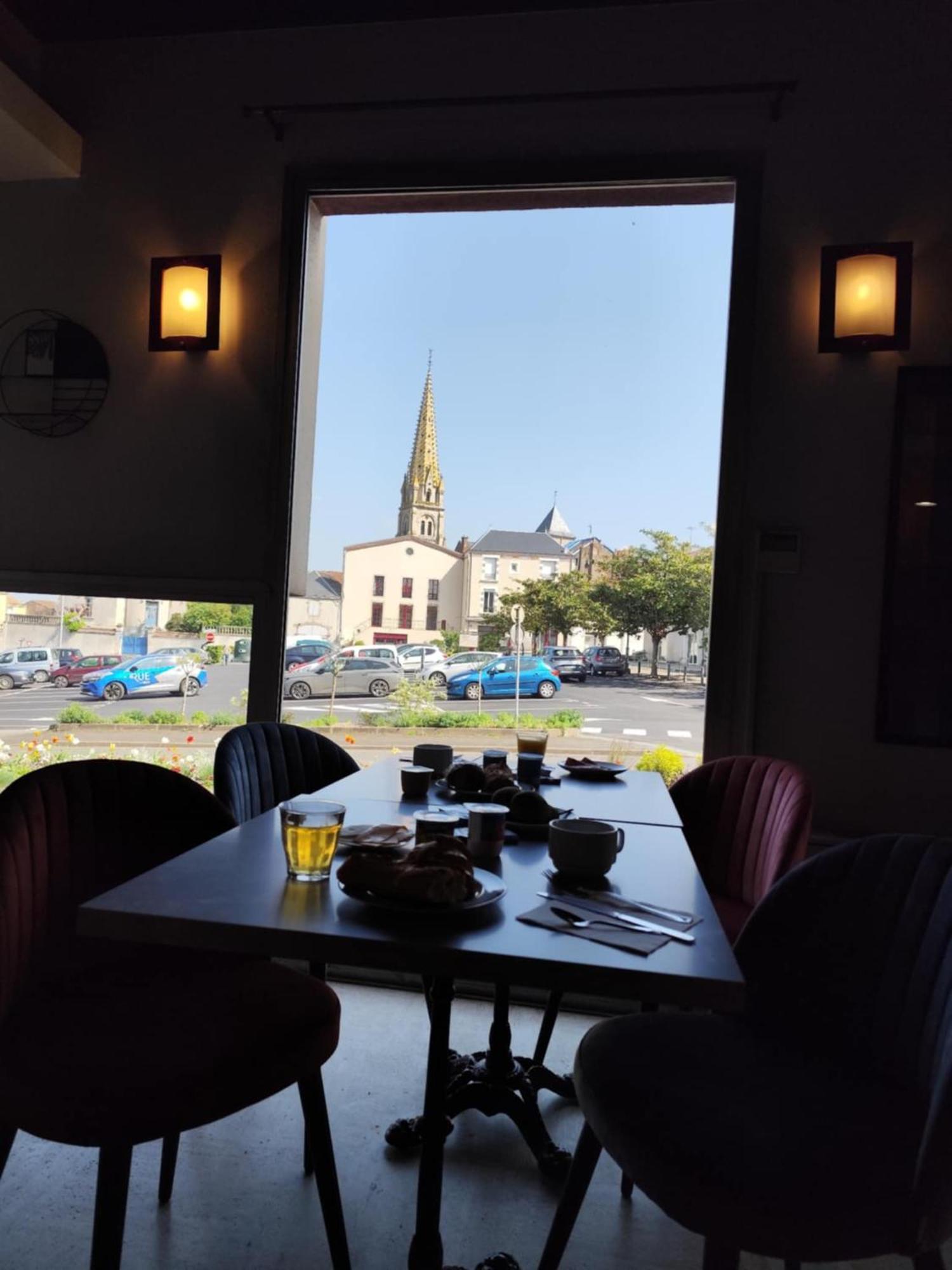 Hotel Saint Jacques Parthenay Exterior photo